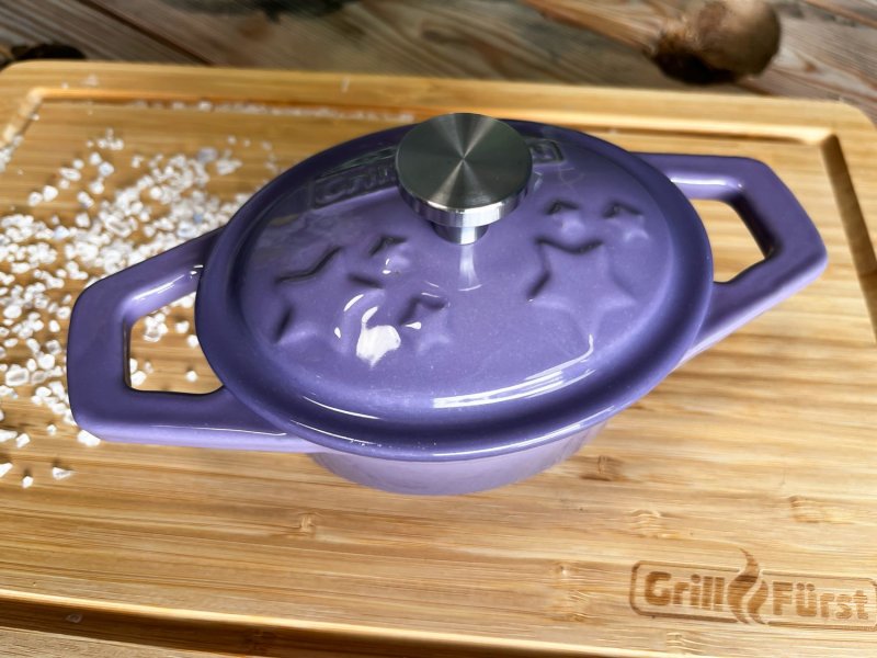 Grillfürst Dutch Oven Sternentöpfchen / Gusseisen Bräter - emailliert - XS - lila