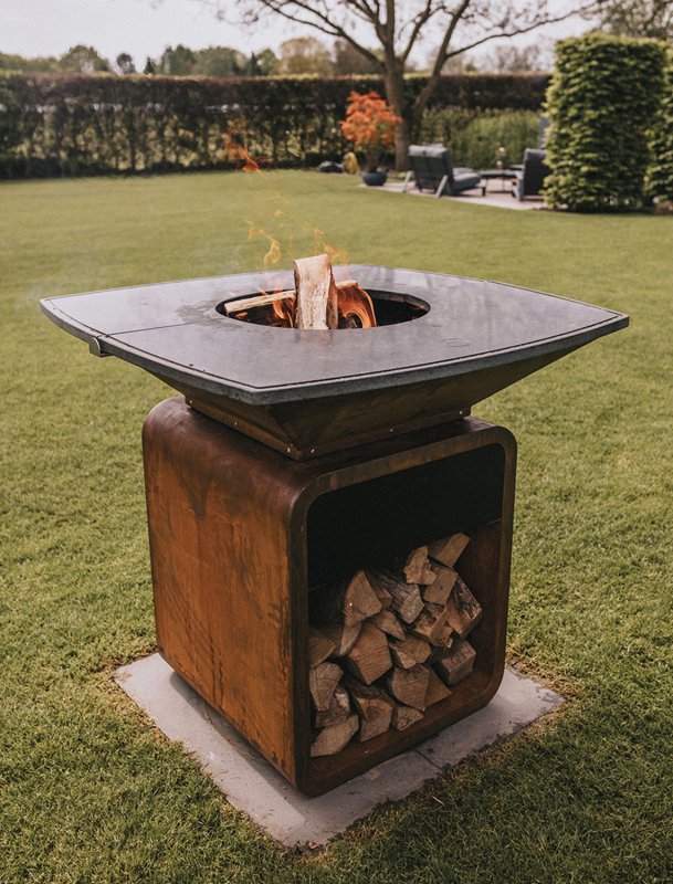 Moesta One Fireplace - Cortenstahl mit Lavastein Feuerplatte