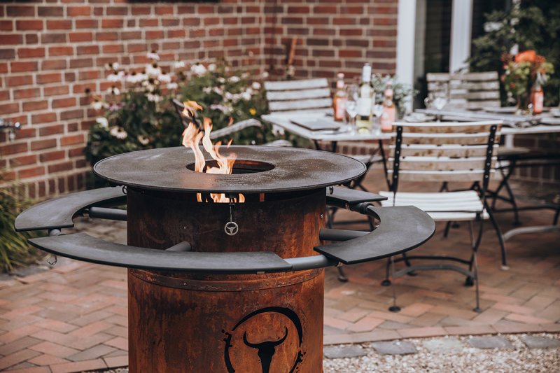 Moesta Bandit FirePlace 57 cm Durchmesser - inkl. BBQ Disk (Ø 75 cm) und Ablagebretter PaperBlank schwarz