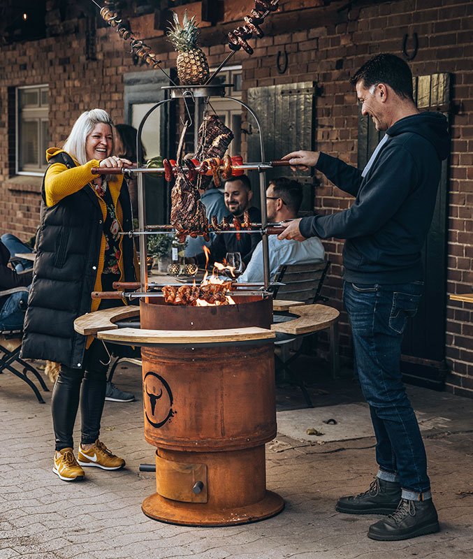 Moesta Bandit FirePlace 57 cm Durchmesser - inkl. Asado Grill Aufsatz und Ablagebretter Bambus