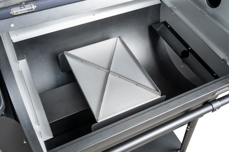 Moesta Pelletgrill Sheriff - Grillfürst Sonderedition - Mattschwarz - inkl. Abdeckhaube und Ablagebrett