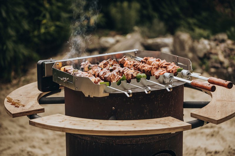 Moesta Turnado – elektrischer Spießdreher mit 230V Motor – für 57 cm + 60 cm Kugelgrills