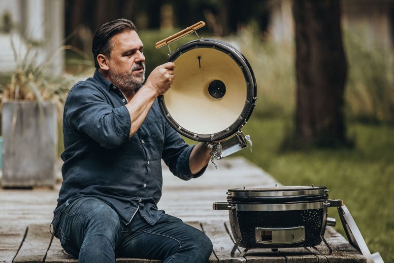 Monolith ICON Black Keramikgrill Tischgrill inkl. Gestell