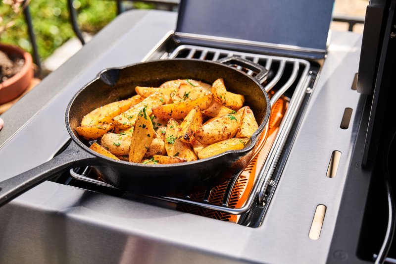 Napoleon Prestige 665 Connected Edelstahl Gasgrill - mit SIZZLE ZONE und Heckbrenner - Modell 2025