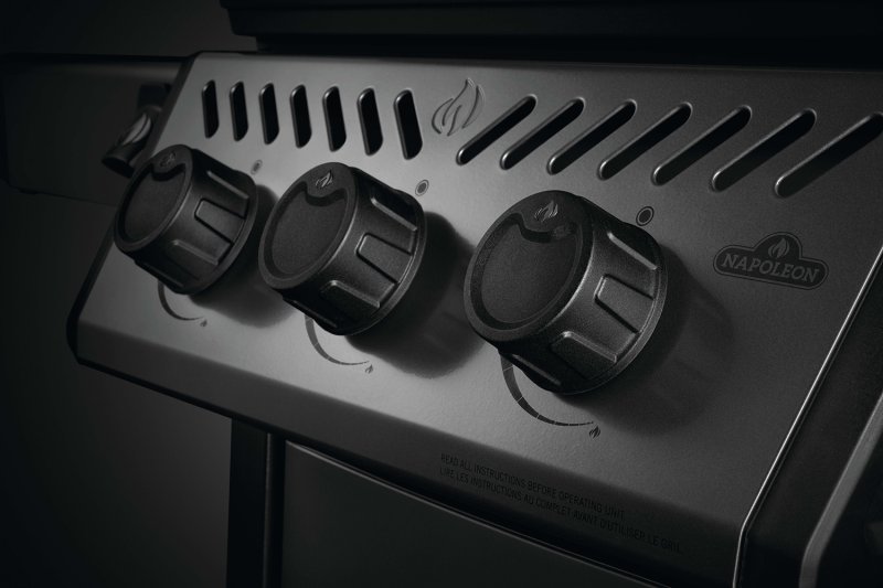 Napoleon Freestyle 365 Gasgrill, Graphit - inkl. Fleisch-Liebhaber Starter-Kit