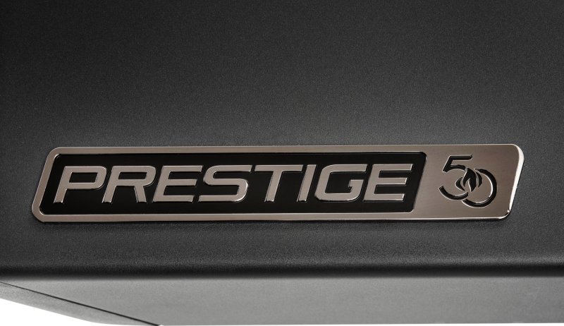 Napoleon Phantom Prestige 500 Connected Gasgrill - mit SIZZLE Zone und Heckbrenner - Edelstahl-Gussroste - 50 Jahre Edition Heritage Blue - mit Jubliäums-Box