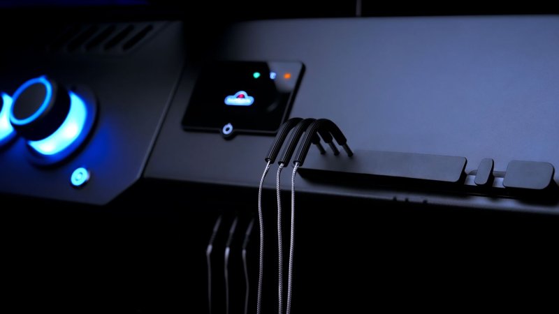 Napoleon Phantom Prestige 500 Connected Gasgrill - mit SIZZLE Zone und Heckbrenner - Edelstahl-Gussroste - 50 Jahre Edition Heritage Blue - mit Jubliäums-Box