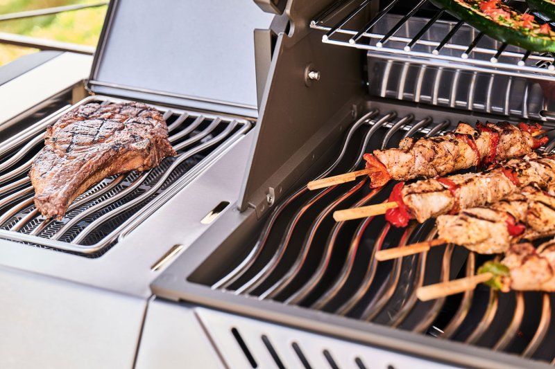 Napoleon Prestige 665 Connected Edelstahl Gasgrill - mit SIZZLE ZONE und Heckbrenner - Modell 2025