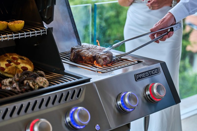 Napoleon Prestige PRO 665 Smart-Connected Gasgrill, Edelstahl - inkl. Drehspieß - Modell 2026