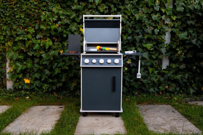 Napoleon Kids Grill inkl. BBQ Zubehör - Rogue SE 425, schwarz - Holzspielzeug für Kinder