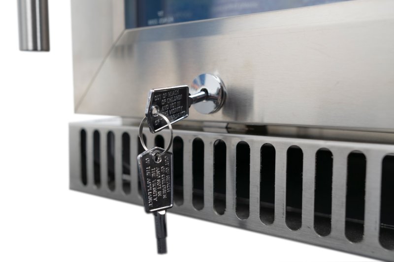 Napoleon Outdoor - Kühlschrank, 135 Liter, rechtsdrehende Tür mit Doppelverglasung und LED Beleuchtung - wasserdicht nach IP24