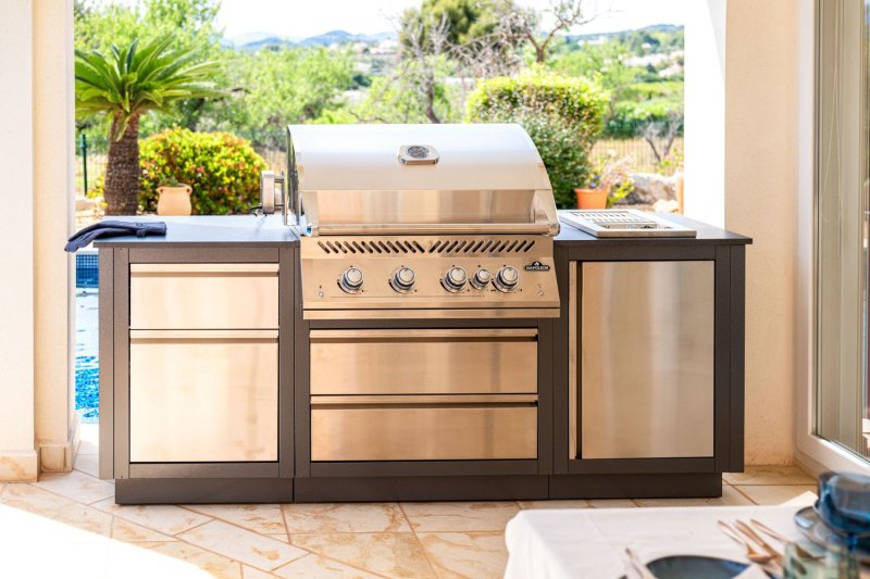 Napoleon Outdoor Küche Oasis Compact 105 mit BIG32-1 Einbaugrill und Einbau Sizzle Zone - inkl. Arbeitsplatte aus Feinsteinzeug