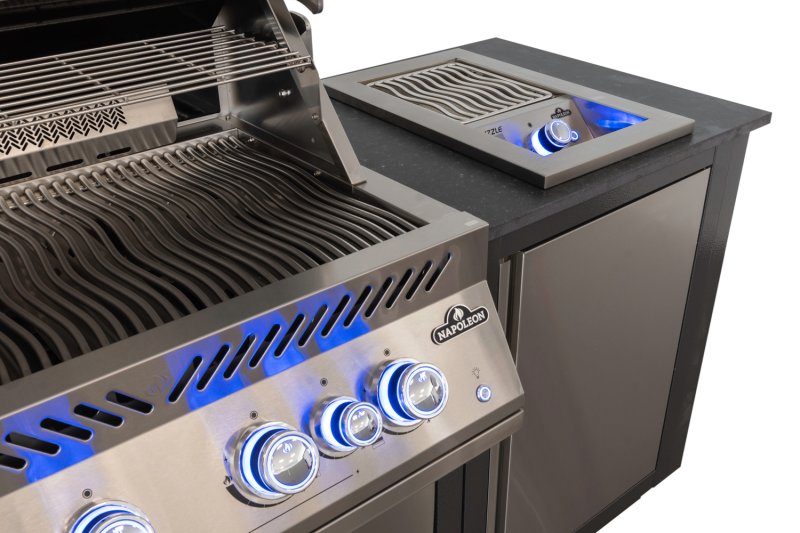 Napoleon Outdoor Küche Oasis Compact 105 mit BIG32-1 Einbaugrill und Einbau Sizzle Zone - inkl. Arbeitsplatte aus Feinsteinzeug