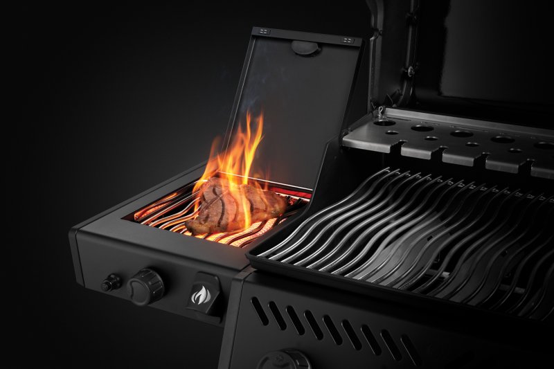Napoleon Phantom Freestyle 425 Gasgrill, mattschwarz - mit Sizzle Zone und Tür - Modell 2025