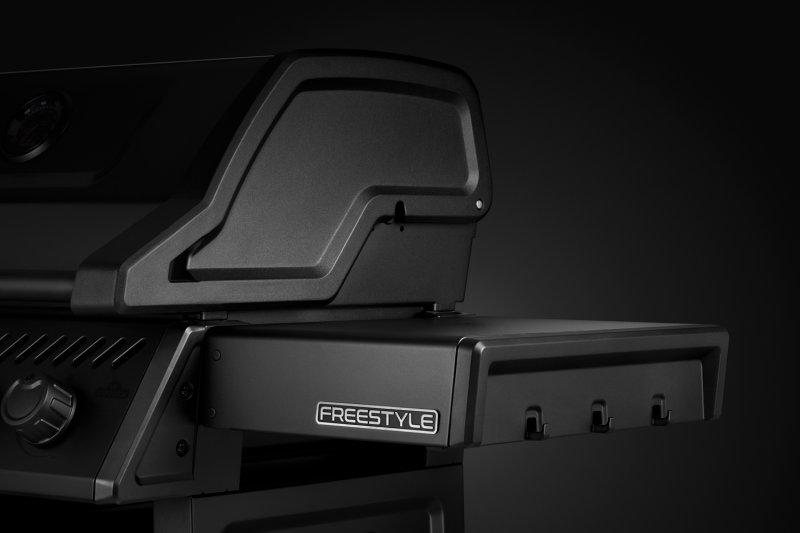Napoleon Phantom Freestyle 425 Gasgrill, mattschwarz - mit Sizzle Zone und Tür - Modell 2025