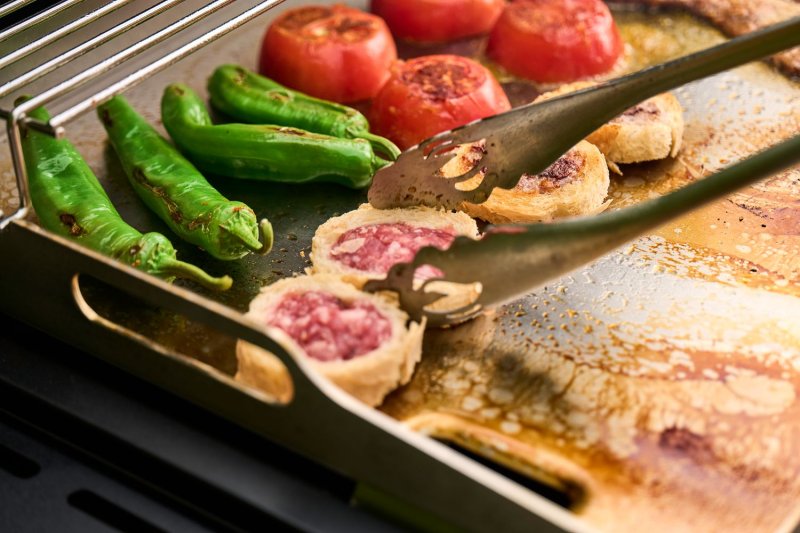 Napoleon Plancha Grill Phantom Rogue Pro 30 - mattschwarz - mit Sizzle Zone + Edelstahlplancha 70 x 44 cm