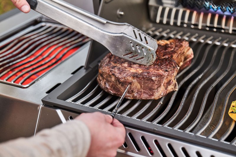 Napoleon Prestige 500 Connected Gasgrill - mit SIZZLE ZONE und Heckbrenner - Schwarz - Modell 2025