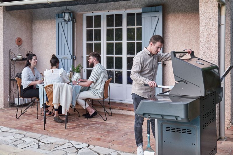 Napoleon Prestige 500 Edelstahl Gasgrill - mit SIZZLE ZONE und Heckbrenner - Modell 2025