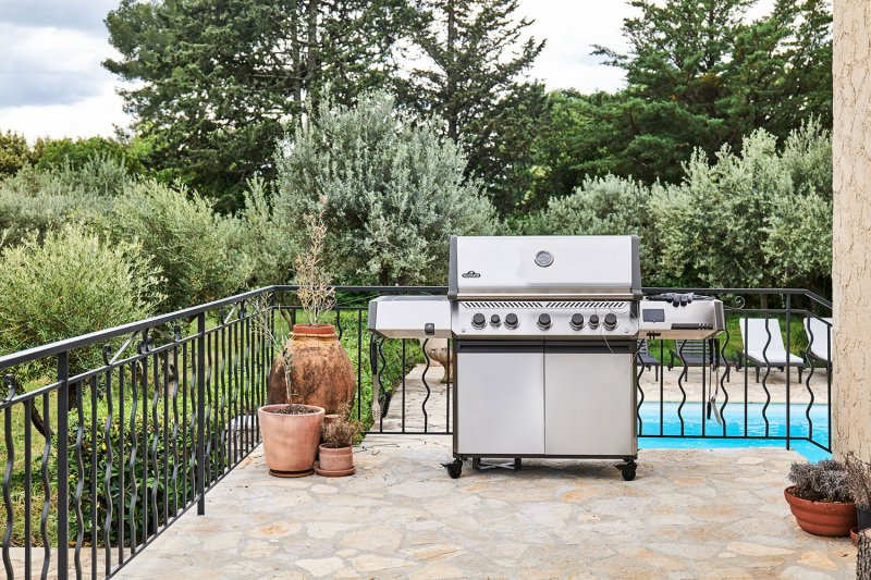 Napoleon Prestige 665 Connected Edelstahl Gasgrill - mit SIZZLE ZONE und Heckbrenner - Modell 2025
