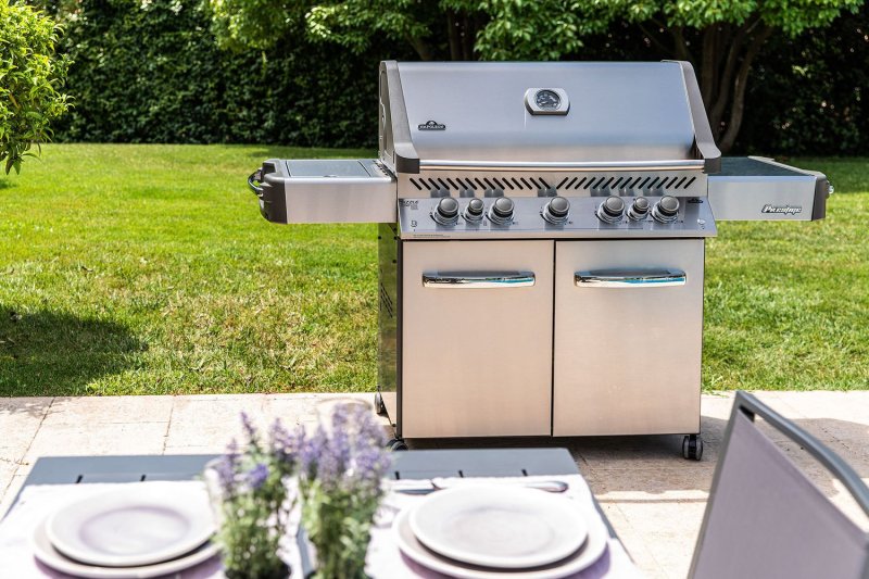 Napoleon Prestige 665 Edelstahl Gasgrill - mit Safety Glow - Modell 2024