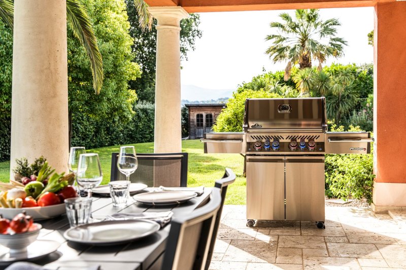 Napoleon Prestige Pro 500 Edelstahl Gasgrill, Erdgas inkl. Drehspieß - Modell 2025