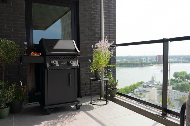 Napoleon Rogue EQ 365 Elektrogrill - Mattschwarz - mit WiFi/Bluetooth, 5400 Watt