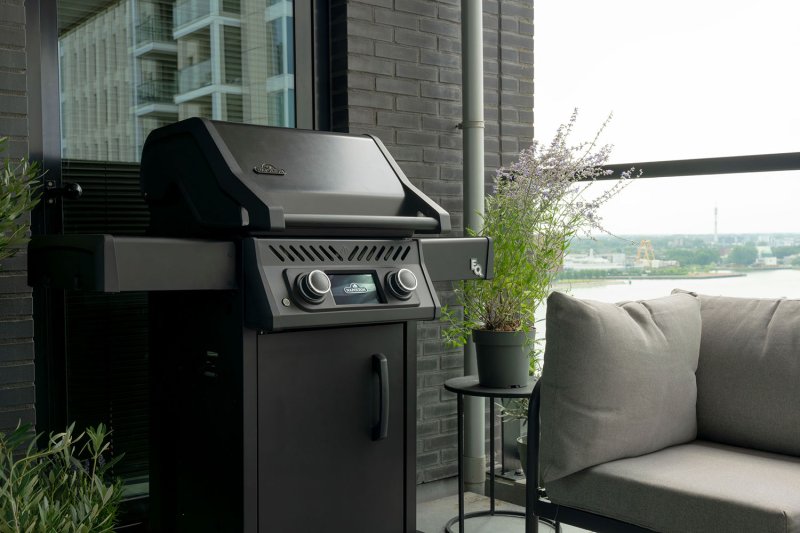 Napoleon Rogue EQ 365 Elektrogrill - Mattschwarz - mit WiFi/Bluetooth, 5400 Watt