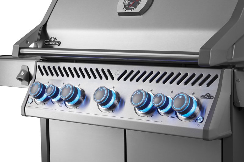 Napoleon Rogue PRO-S 625 Edelstahl Gasgrill - mit SIZZLE ZONE™ und Heckbrenner - mit Edelstahlrosten - Modell 2026