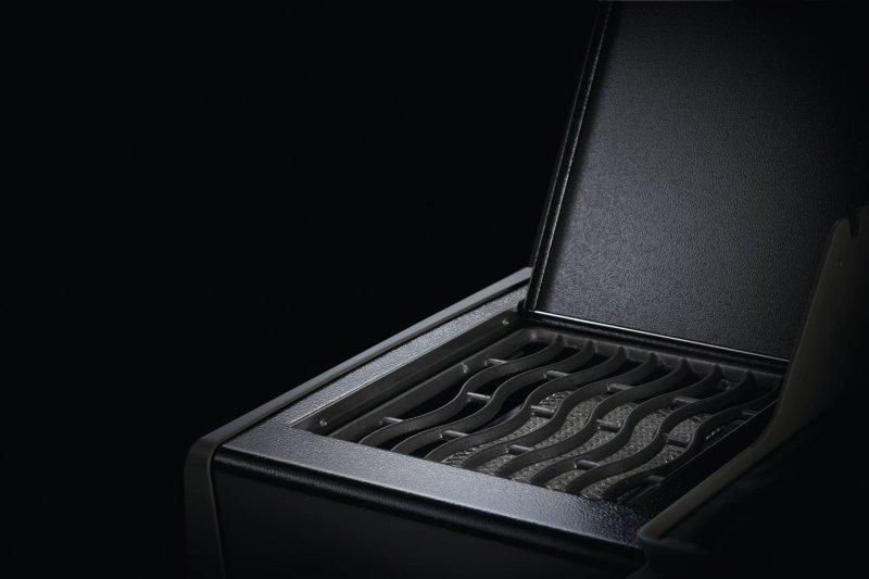 Napoleon Rogue XT 425 Gasgrill - all black - mit Sizzle Zone - Modell 2024