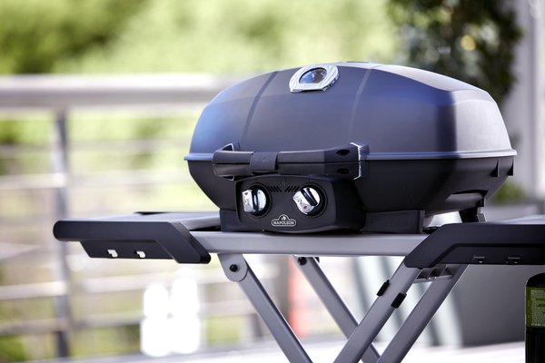 Napoleon TravelQ PRO285 Kompakt Gasgrill Schwarz mit klappbarem Wagen