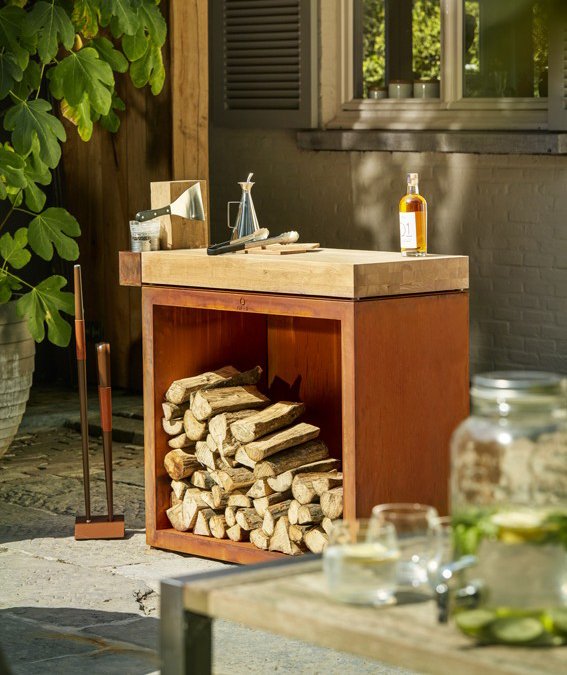 OFYR Butcher Block Storage 90 Corten - mit Teakholz-Arbeitsplatte & Holzlager