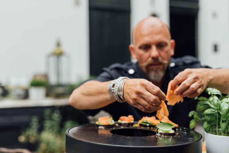 OFYR Tischgrill Tabl'O mit Gusseisen Grillplatte