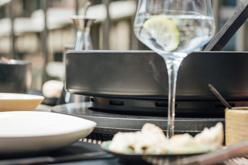 OFYR Tischgrill Tabl'O mit Gusseisen Grillplatte