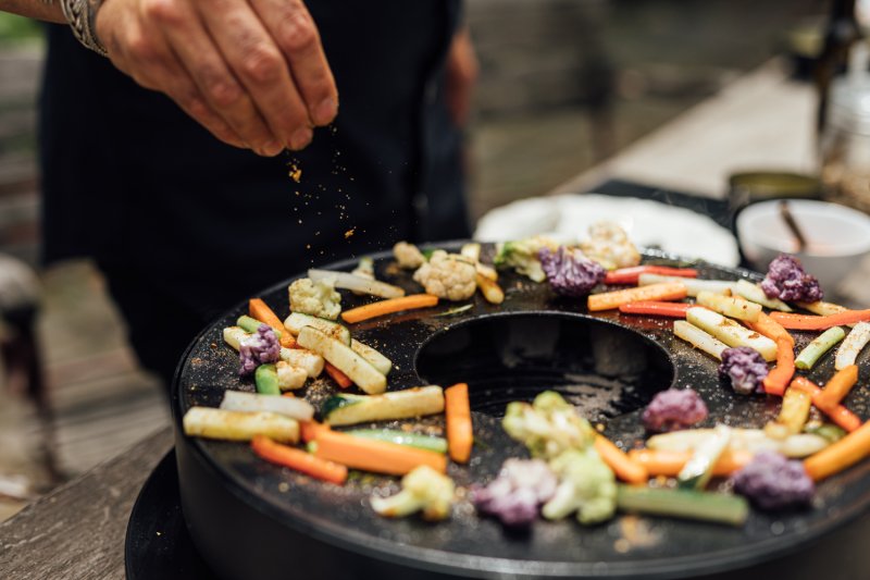 OFYR Tischgrill Tabl'O mit Gusseisen Grillplatte