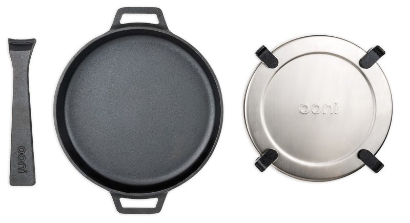 Ooni Gusspfanne rund mit abnehmbarem Griff und Untersetzer