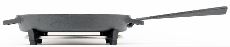 Ooni Gusspfanne rund mit abnehmbarem Griff und Untersetzer