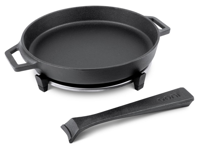 Ooni Gusspfanne rund mit abnehmbarem Griff und Untersetzer