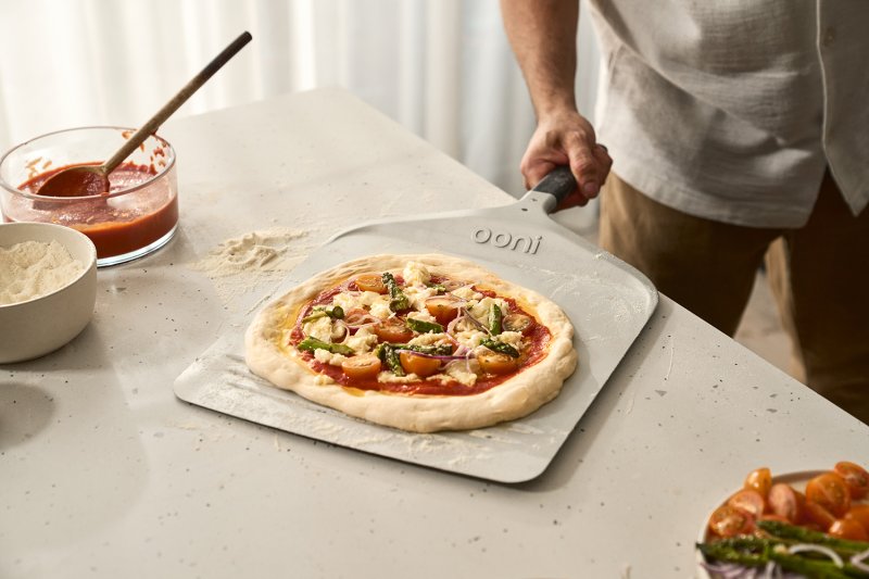 Ooni Pizzaschieber Compact 12" - 30 cm - mit FlourCatch™