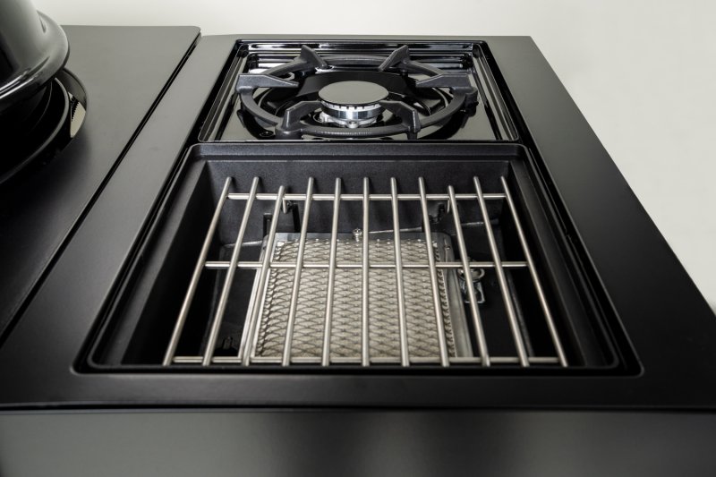 Outdoorchef Gas Kugelgrill Arosa 570 G Evo Black Style - inkl. Blazing-/Cooking Zone Kit Plus und Plancha