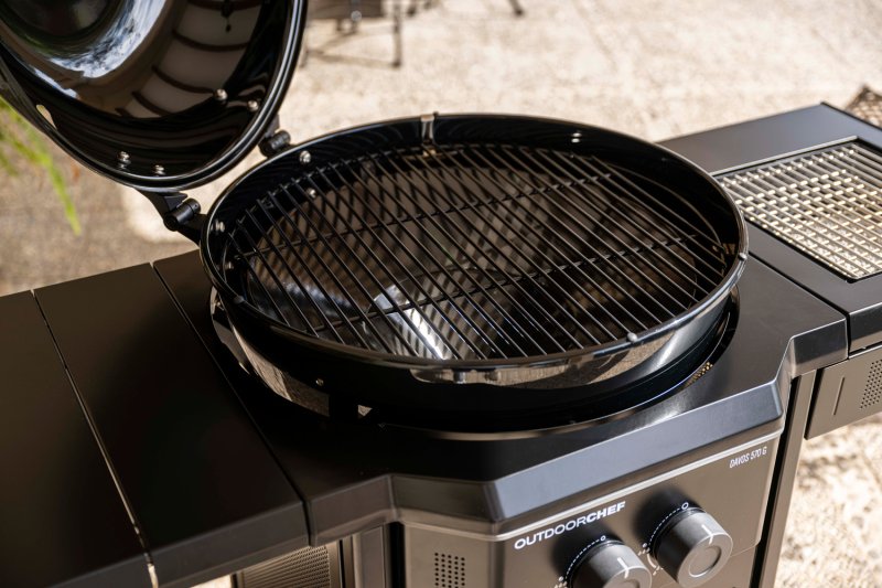 Outdoorchef Gas Kugelgrill Station DAVOS 570 G Pro BZ mit Blazing Zone und 11 kg Gasflaschen-Kit