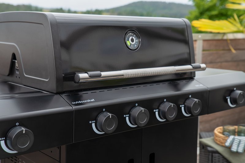 Outdoorchef Gasgrill - Grillstation HEAT C-435 RB mit Blazing Zone und Heckbrenner - inkl. Easy Check Thermometer und Abdeckhaube