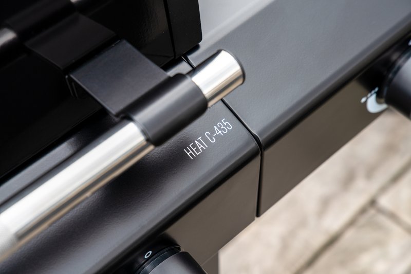 Outdoorchef Gasgrill - Grillstation HEAT C-435 RB mit Blazing Zone und Heckbrenner - inkl. Easy Check Thermometer und Abdeckhaube