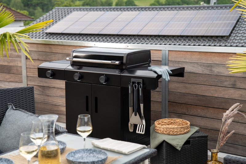 Outdoorchef Power Grillstation HEAT C-265 mit 2 x Blazing Zone und Seitenkocher - inkl. XL Gusseisen Plancha
