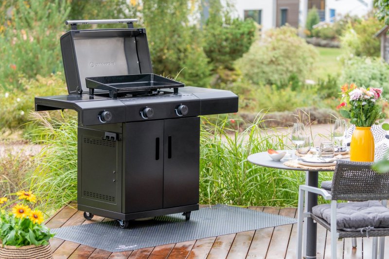 Outdoorchef Power Grillstation HEAT C-265 mit 2 x Blazing Zone und Seitenkocher - inkl. XL Gusseisen Plancha, Easy Check Thermometer und Abdeckhaube