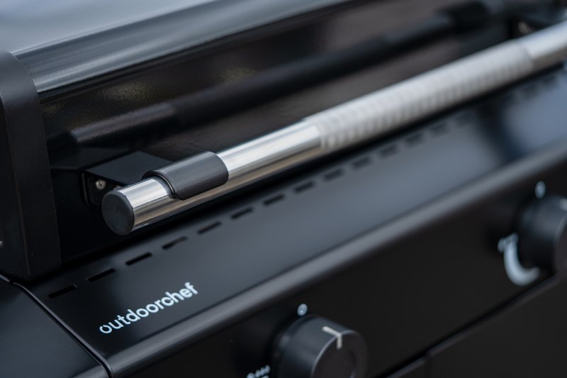 Outdoorchef Power Grillstation HEAT C-265 mit 2 x Blazing Zone und Seitenkocher - inkl. XL Gusseisen Plancha