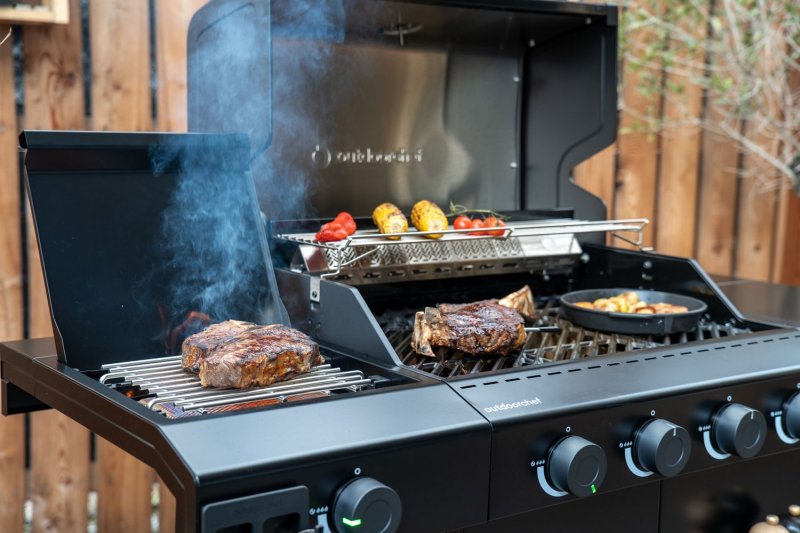 Outdoorchef Gasgrill - Grillstation HEAT C-435 RB mit Blazing Zone und Heckbrenner