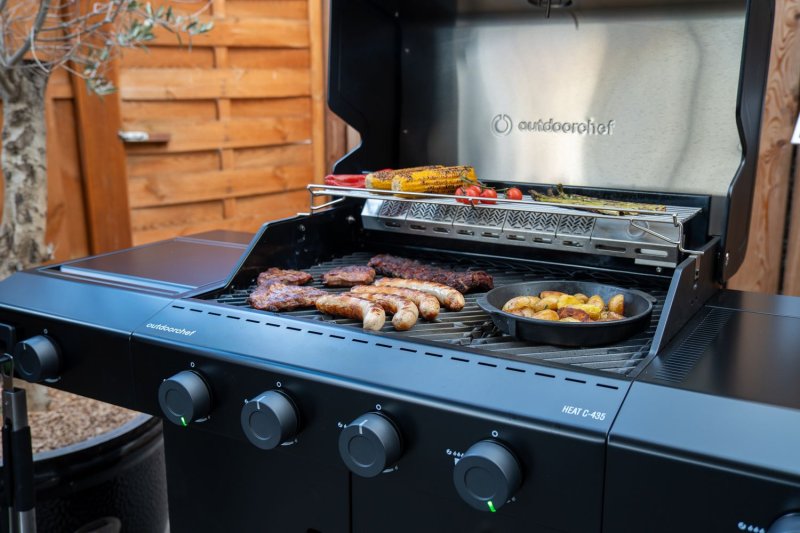 Outdoorchef Gasgrill - Grillstation HEAT C-435 RB mit Blazing Zone und Heckbrenner