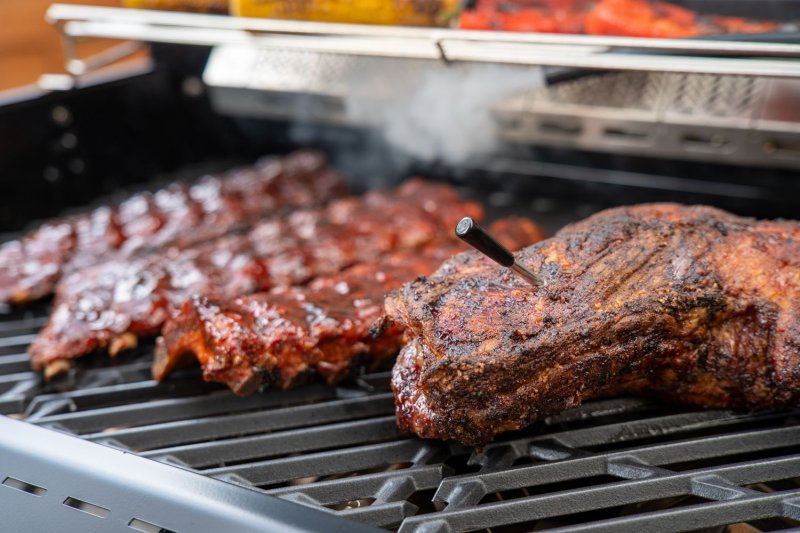 Outdoorchef Gasgrill - Grillstation HEAT C-435 RB mit Blazing Zone und Heckbrenner