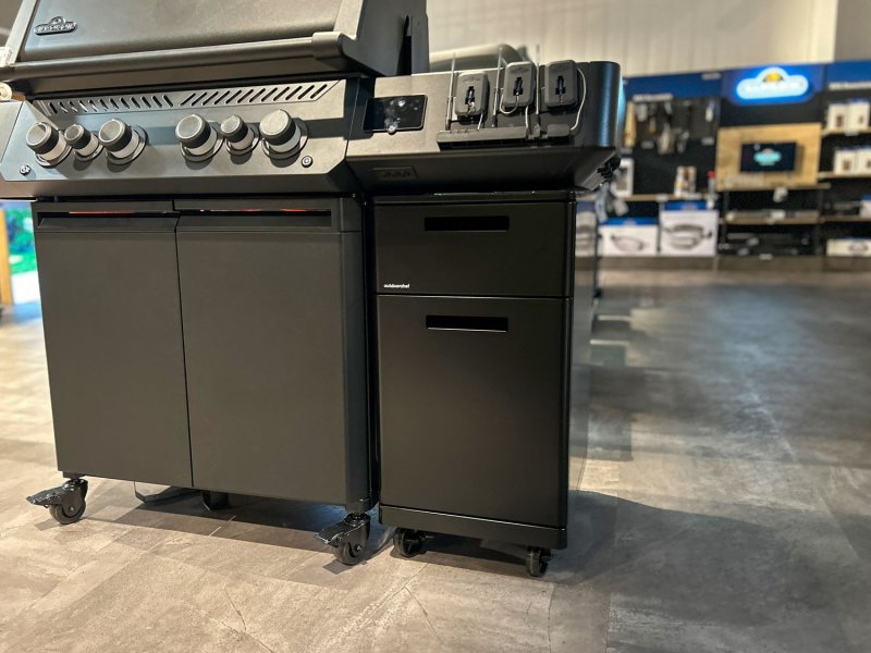 Outdoorchef Grillschrank mit Rollen / Trolley für Zubehör