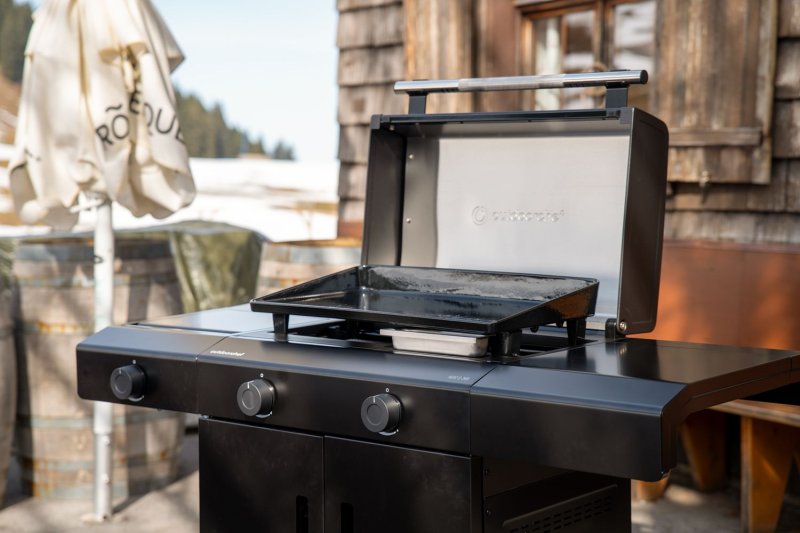 Outdoorchef Planchagrill HEAT C-265 - mit Doppel-Blazing-Zone, Cooking Zone und Gusseisen-Plancha